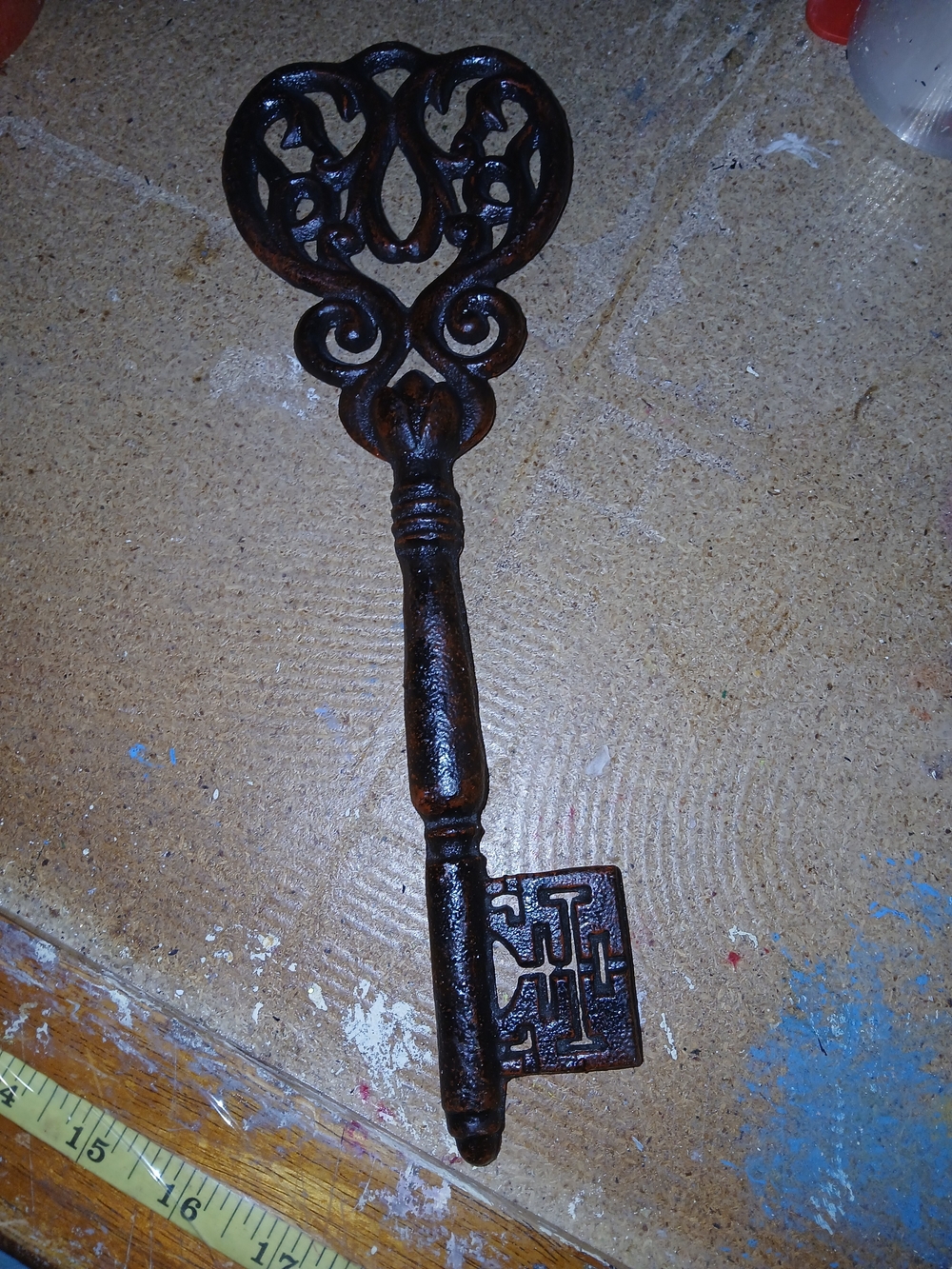 VTG Cast Iron Skeleton Key Wall Accent - Rust Finish 12in